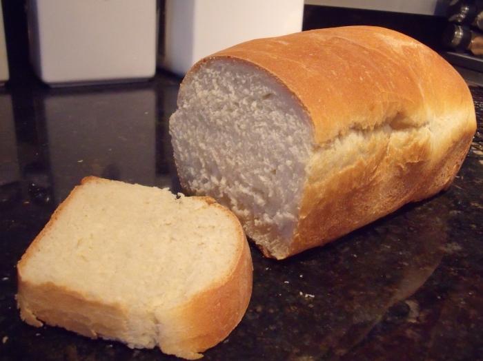 كيفية خبز الخبز في متعددة المتغيرات ببساطة ولذيذة؟